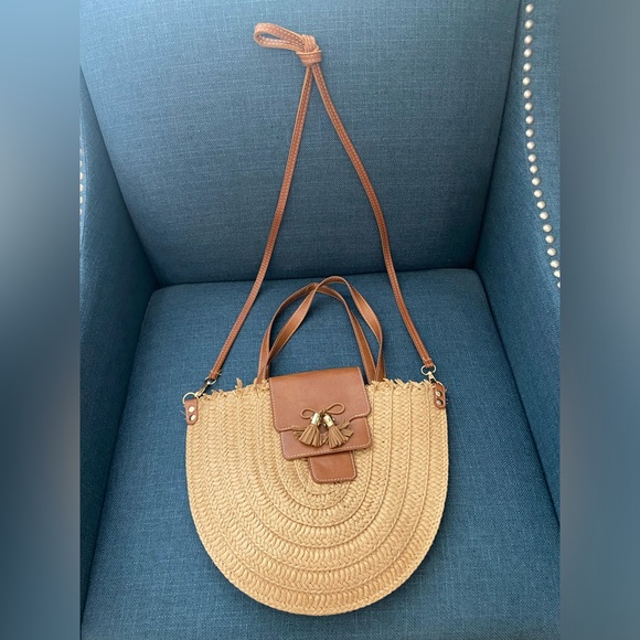 NWOT, Summer Halfmoon Raffia Straw Shoulder Crossbody Handbag Vegan Leather - Picture 1 of 11